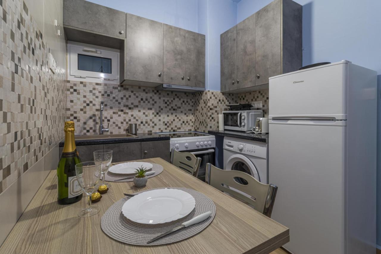 شقة Couples Retreat, Fully Equipped Studio/ Loutraki Beach المظهر الخارجي الصورة